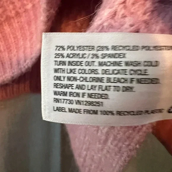 New with tags pink sweater vest size small this will fit a medium PERFECT GIFT🎄 - Picture 8 of 11